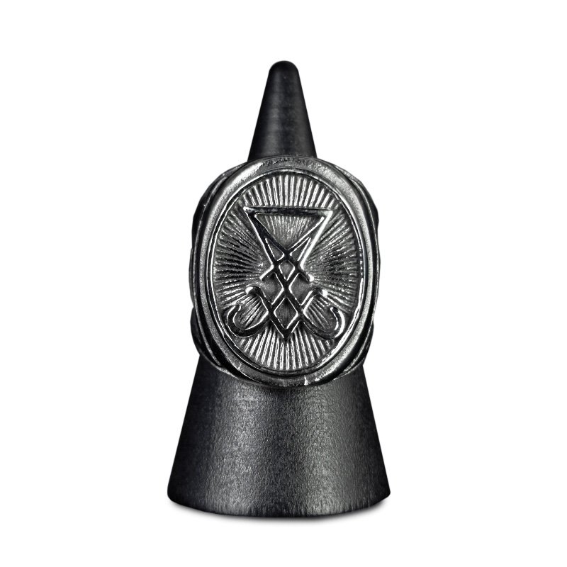 Bague Nœud de sorcière dorée taille 8